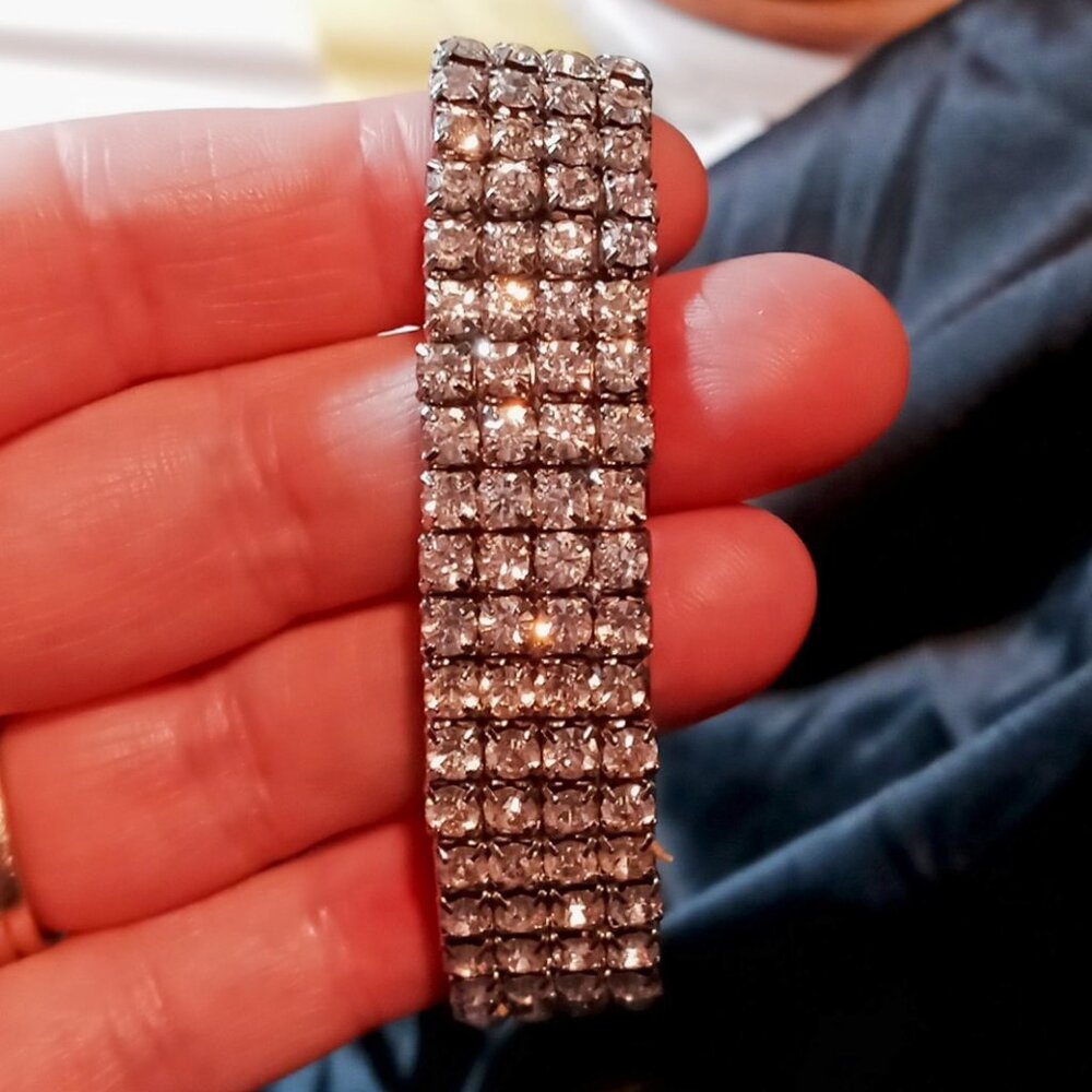 Chic & Stunning Clear Rhinestone 4-Row Stretch Glamorous Bling Cuff Bracelet - Picture 6 of 10